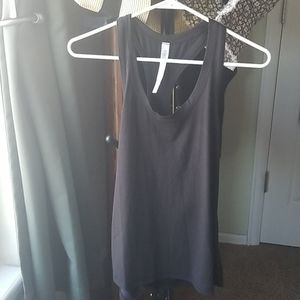 Vuori Lux performance tank